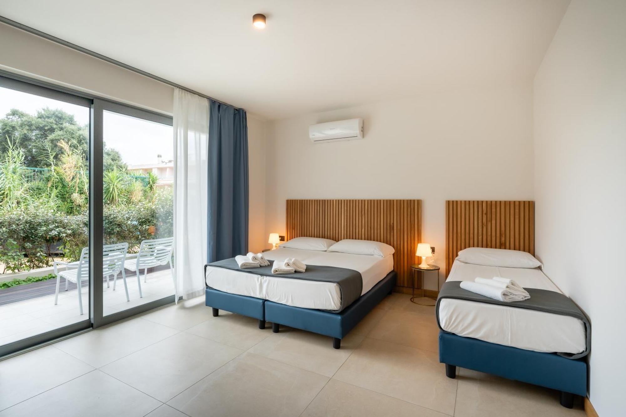 Hotel Delfino Procchio  Exterior photo