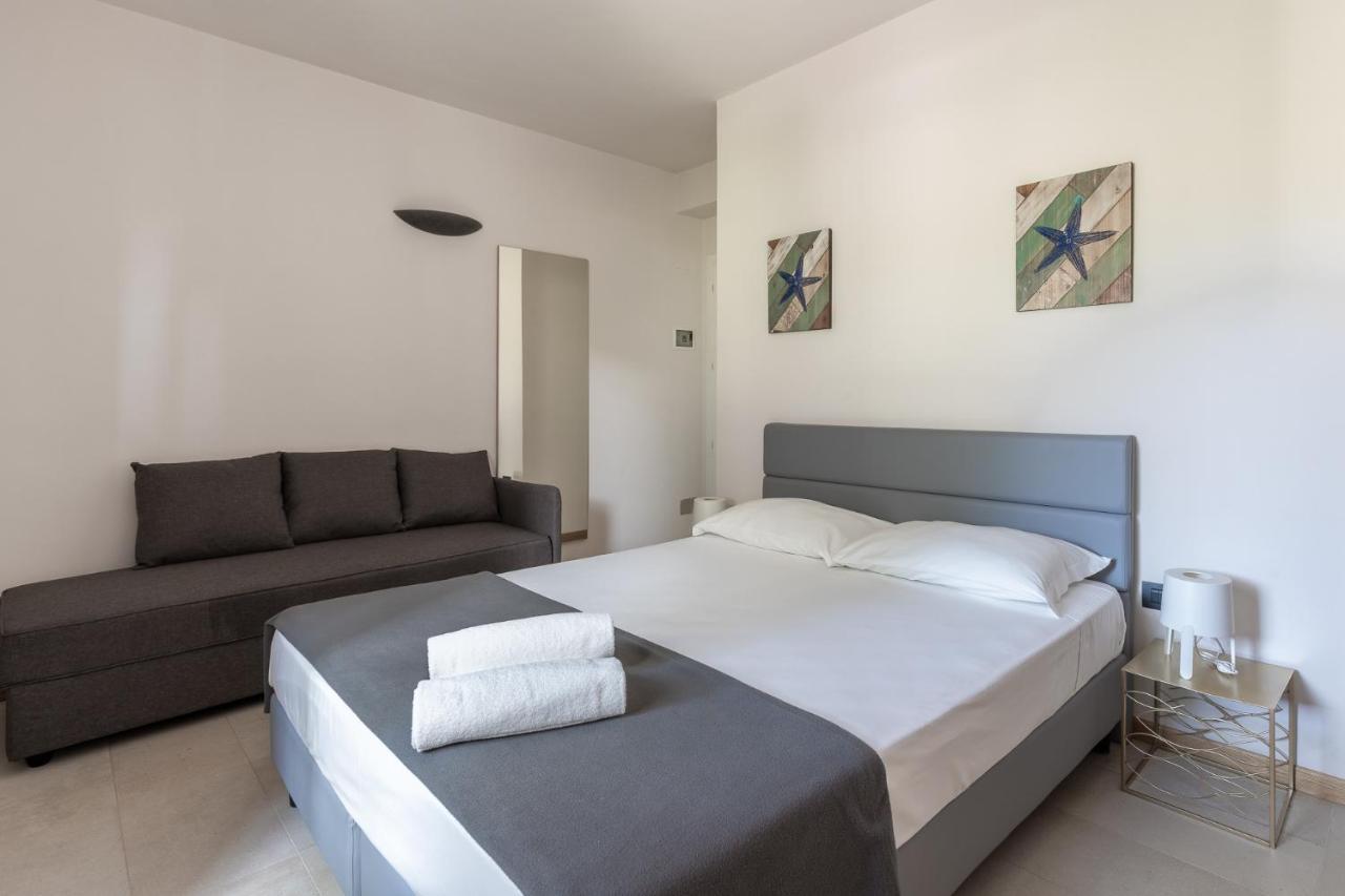Hotel Delfino Procchio  Exterior photo